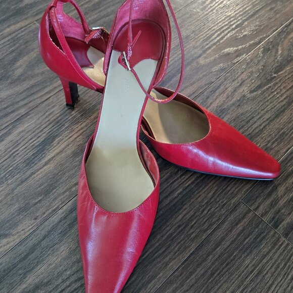 WESTIES Red Leather Upper Ankle Strap Pointed Toe Heels NWOT/SIZE 10M - Picture 1 of 8